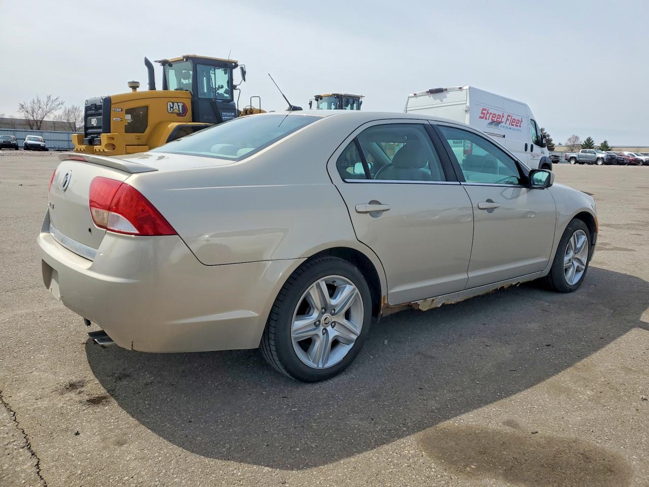 2010 Mercury Milan VIN 3MEHM0HA2AR637668 photo 3