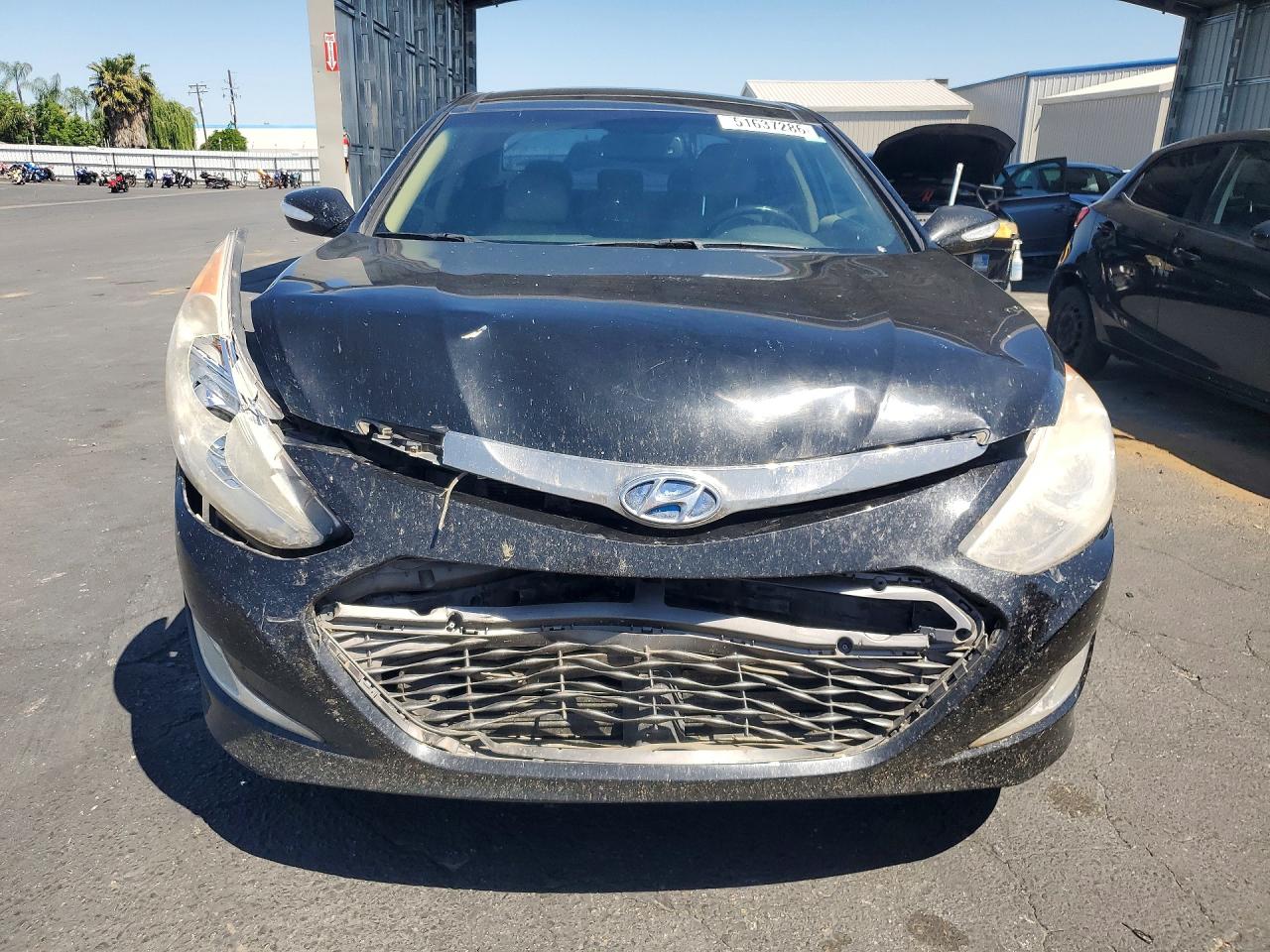 2015 Hyundai Sonata VIN KMHEC4A48FA135571 photo 5