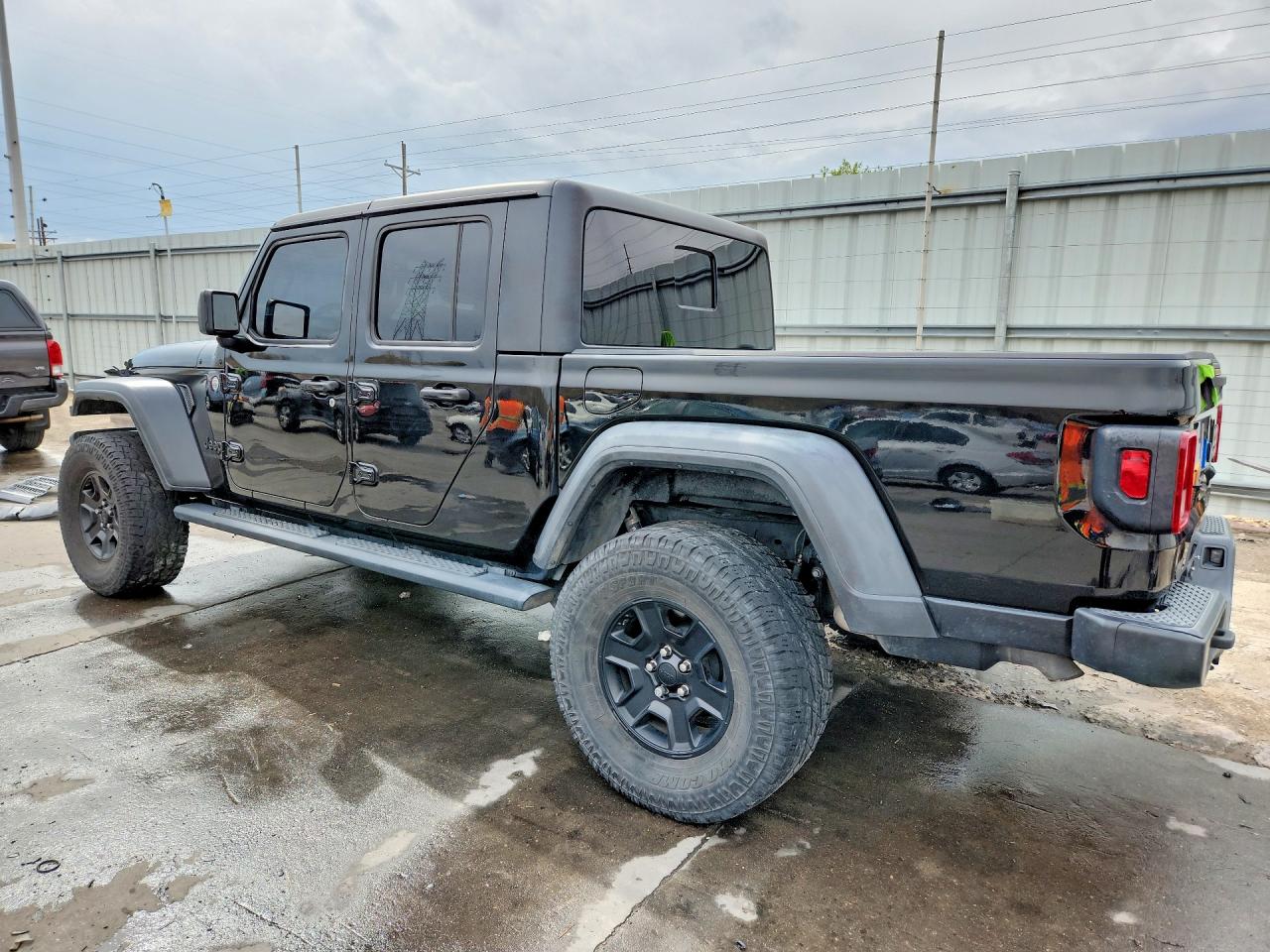 2020 Jeep Gladiator VIN 1C6HJTAG7LL132101 photo 2