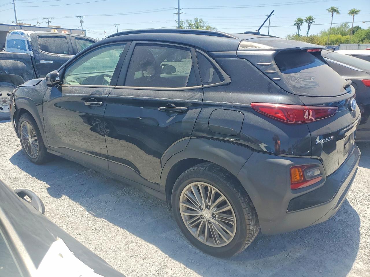 2018 Hyundai Kona VIN KM8K22AAXJU161595 photo 2