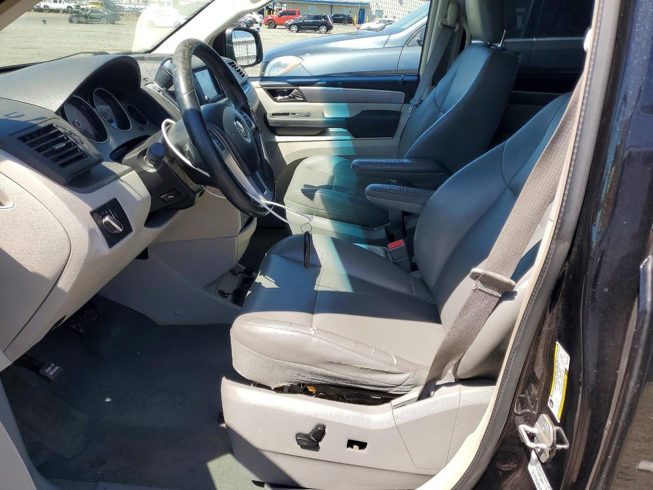 2013 Routan VIN 2C4RVABG2DR724728 photo 7