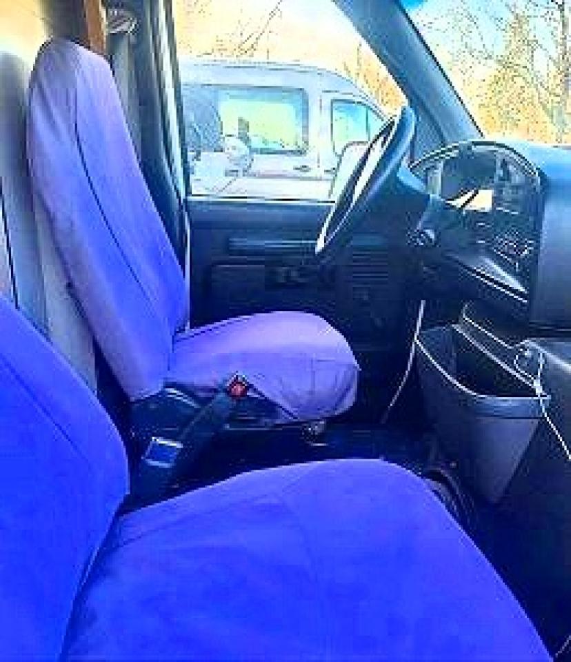 1995 Ford Econoline VIN 1FDKE37H5SHA01586 photo 5