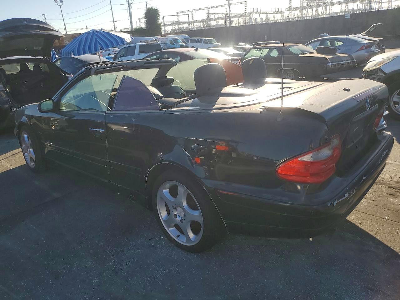 2000 Mercedes-Benz Clk-class VIN WDBLK65G3YT039349 photo 2