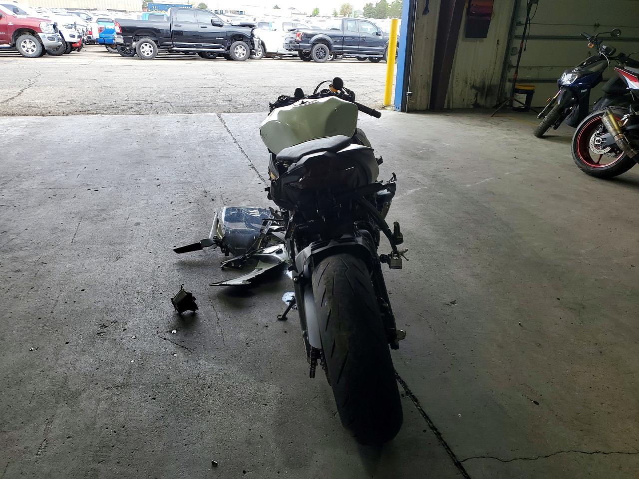 2025 Kawasaki Ninja 600 VIN JKBZXJK19SA011533 photo 4
