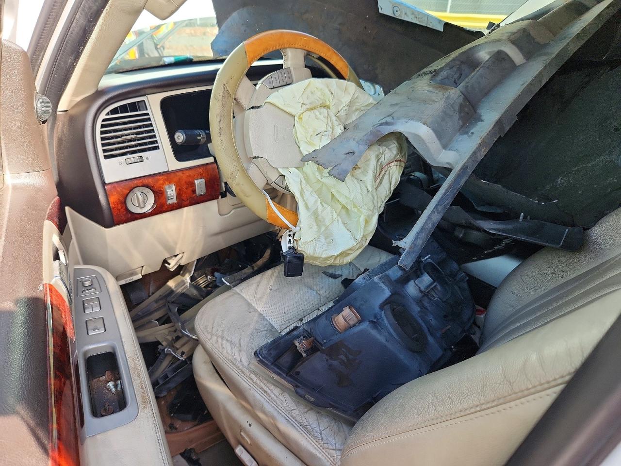 2003 LINCOLN Navigator VIN 5LMFU28R93LJ13437 photo 8