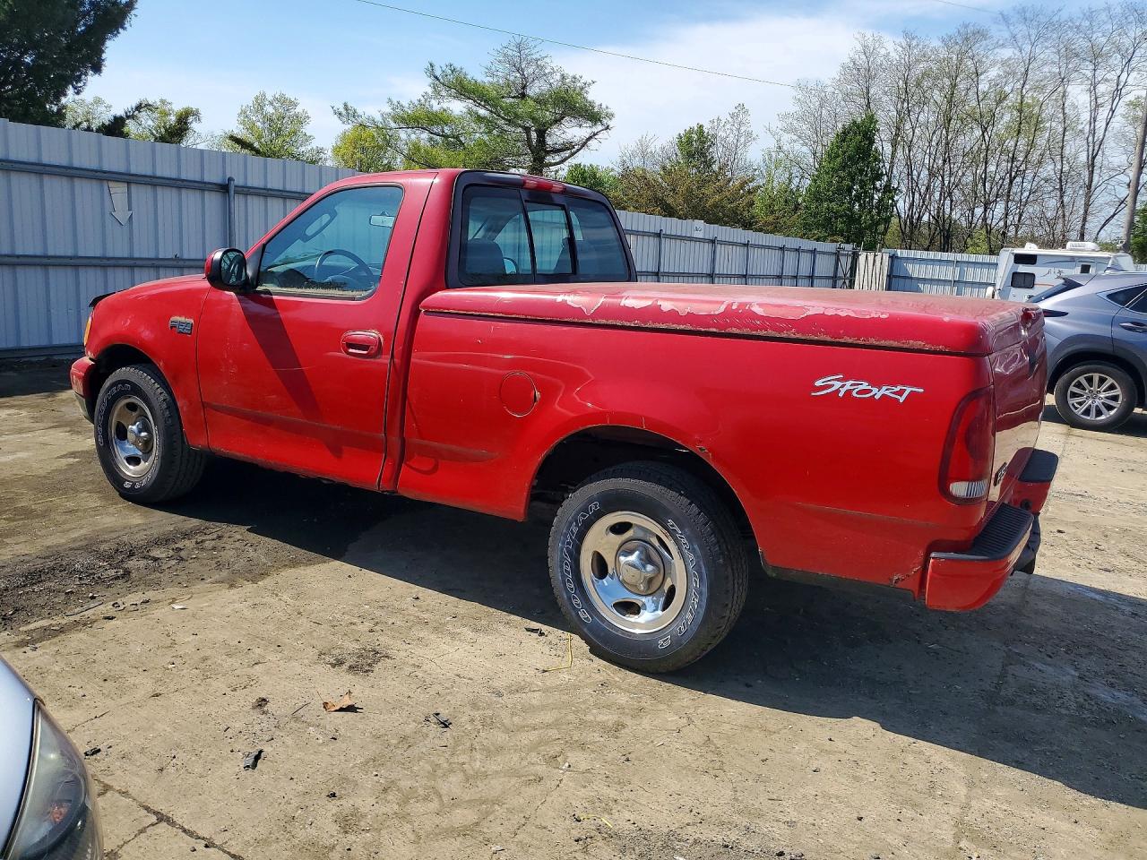 2003 Ford F150 VIN 1FTRF17253NA83029 photo 2
