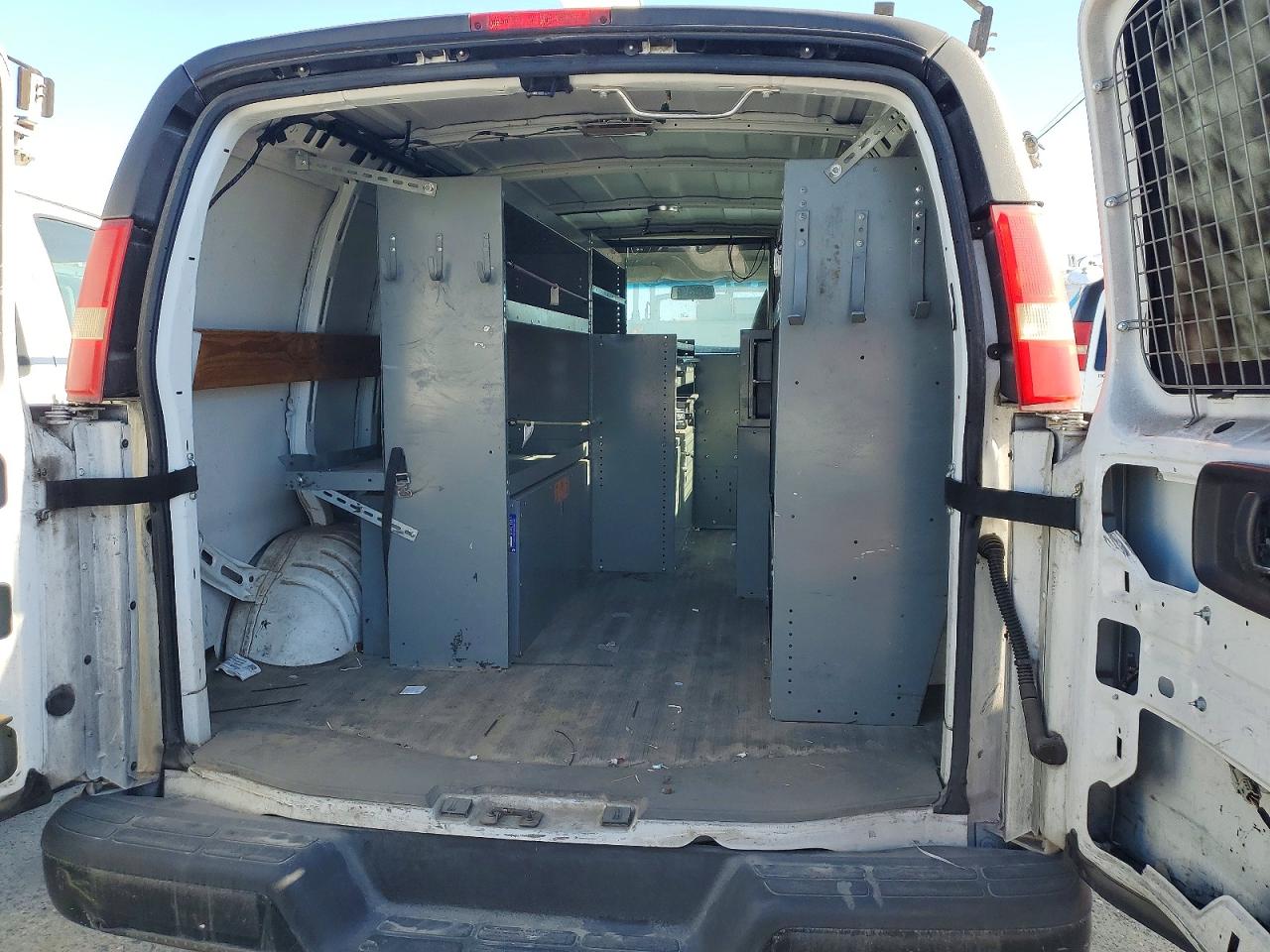 2013 Chevy Express VIN 1GCWGFCB9D1902264 photo 10