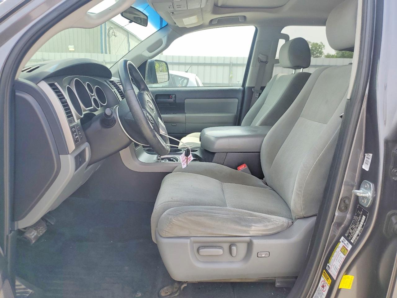 2016 Toyota Sequoia VIN 5TDBY5G15GS137908 photo 7