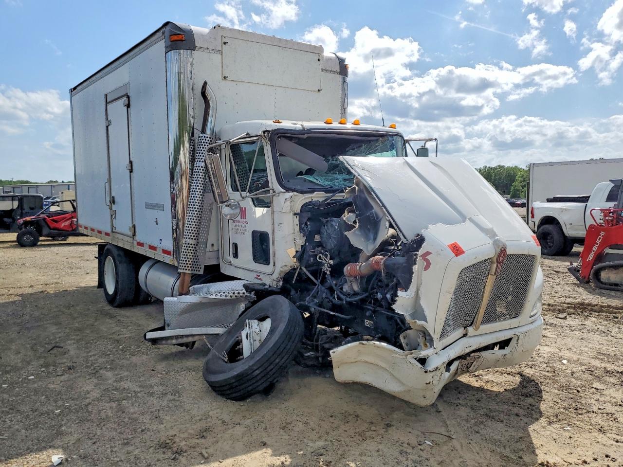 2017 KENWORTH All other VIN 2NKHHM6XXHM156423 photo 1