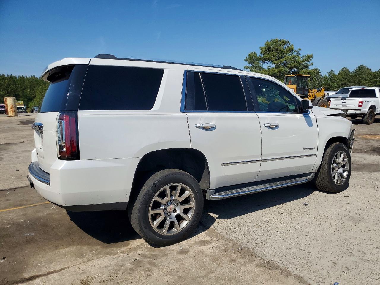 2016 GMC Yukon VIN 1GKS1CKJ5GR364003 photo 3