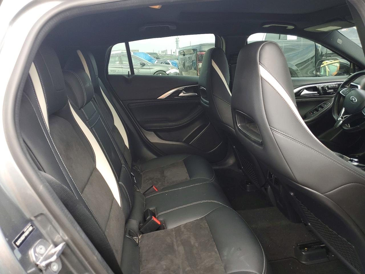 2019 Infiniti Qx30 sport VIN SJKCH5CP1KA011093 photo 10