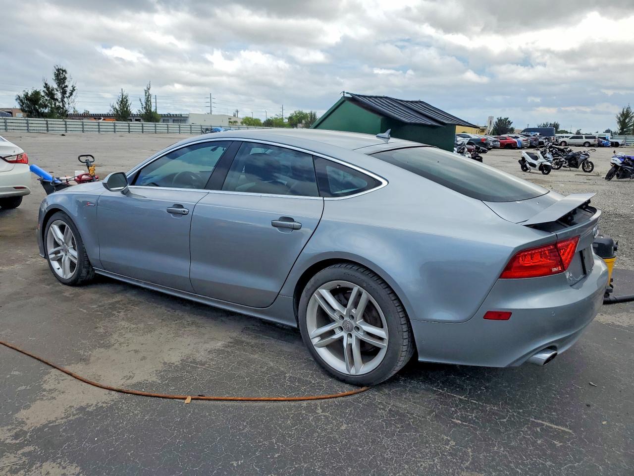 2012 Audi A7 VIN WAUSGAFC3CN003216 photo 2