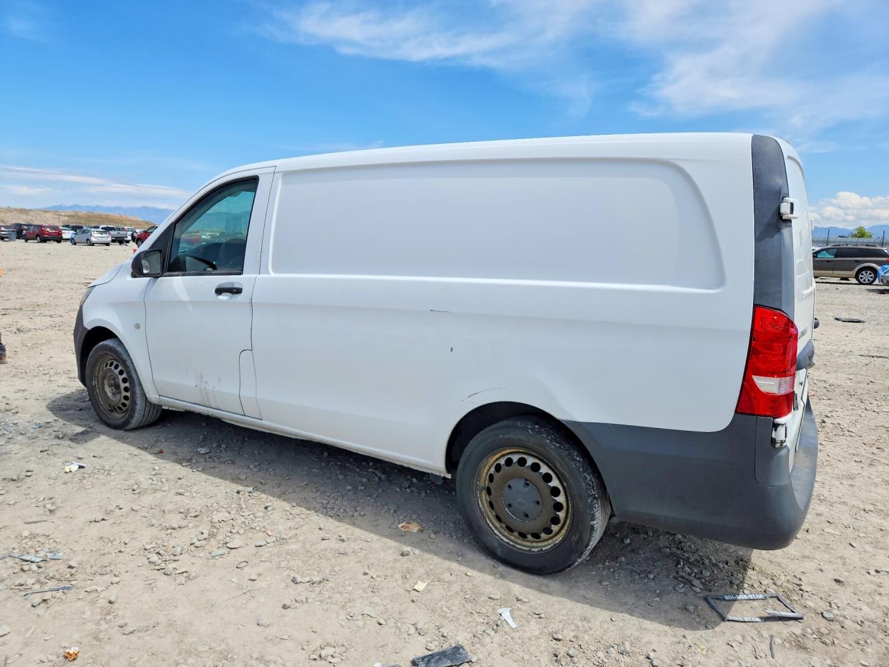 2016 Mercedes Metris VIN WD3PG2EA4G3160148 photo 2