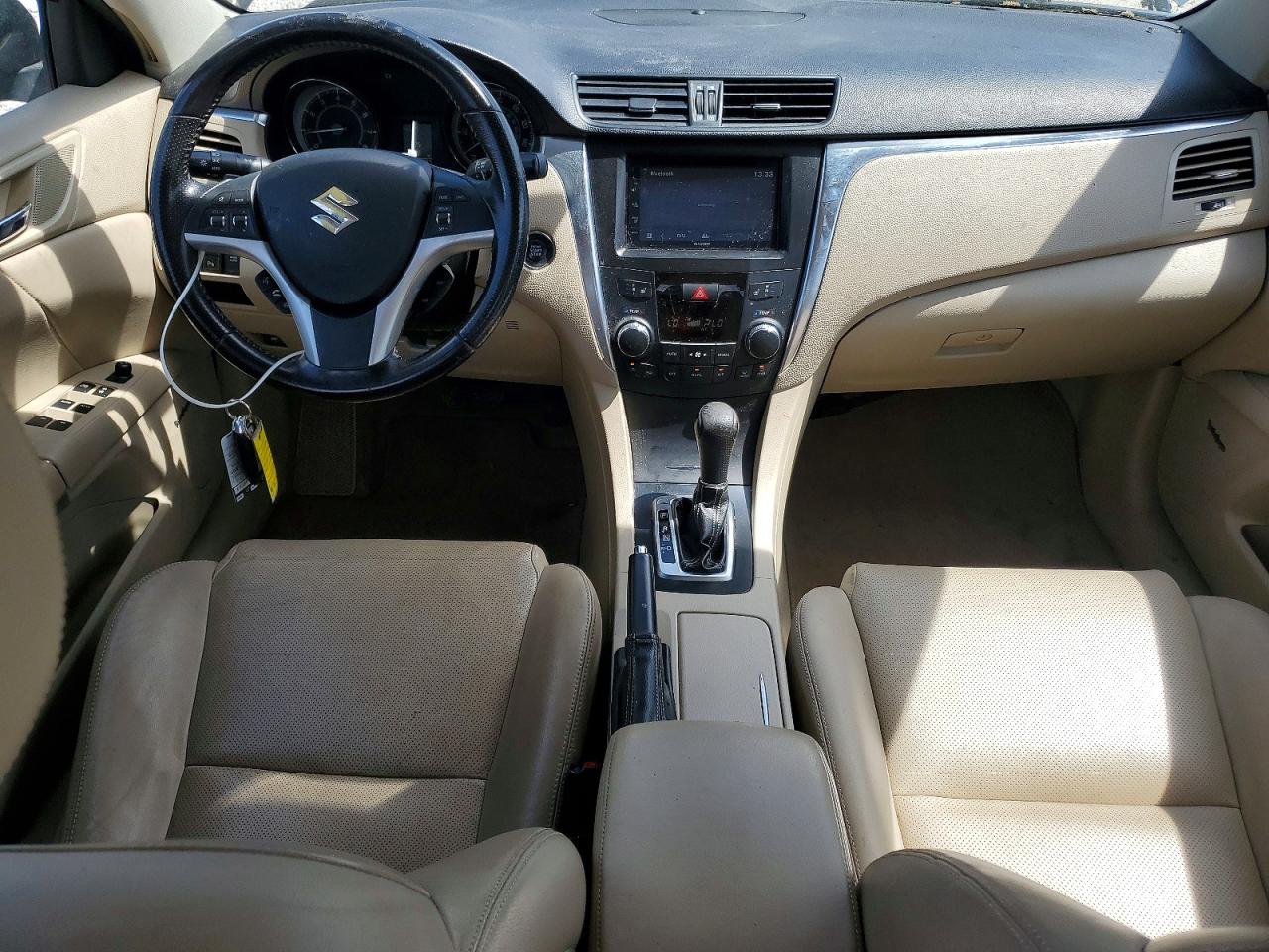 2011 Suzuki Kizashi VIN JS2RF9A89B6110646 photo 8