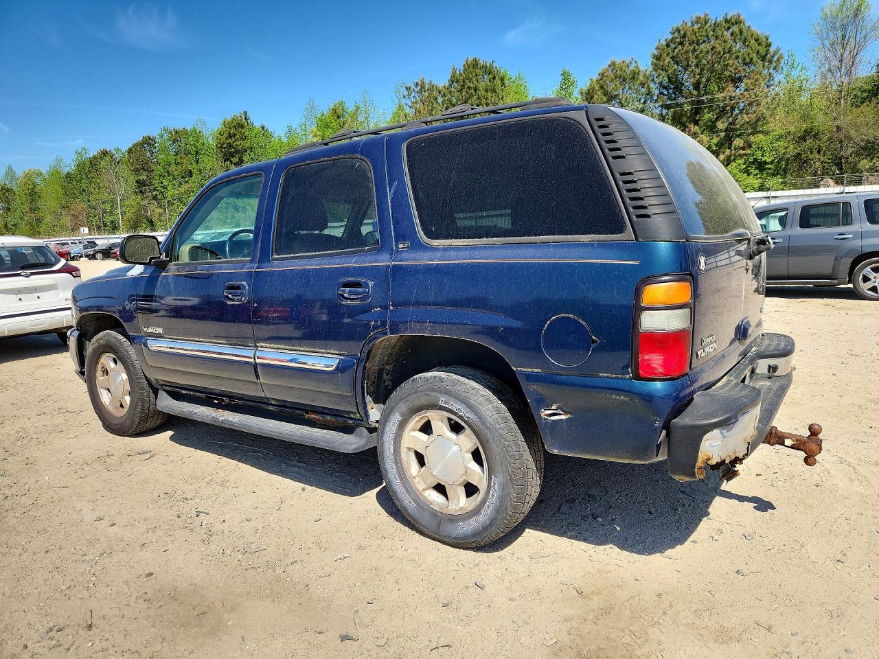 2005 GMC Yukon VIN 1GKEK13T55J161994 photo 2
