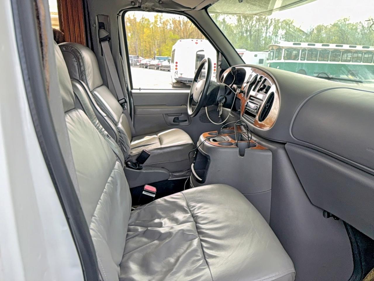 2002 FORD Econoline VIN 1FDXE45S52HB28073 photo 5