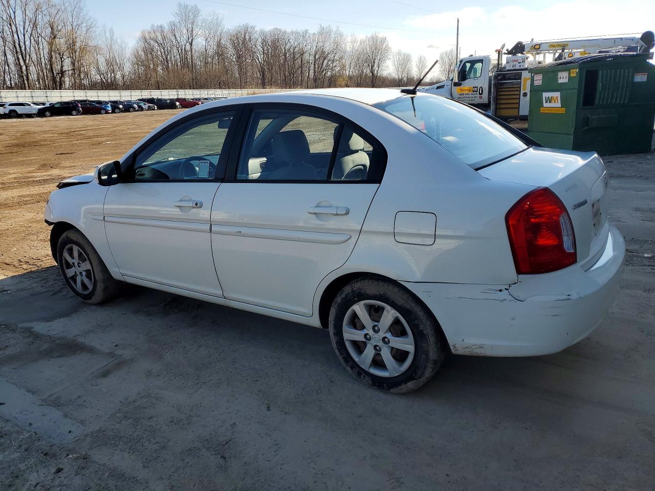 2011 Hyundai Accent VIN KMHCN4AC5BU610367 photo 2