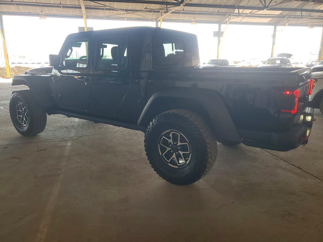2024 Jeep Gladiator VIN 1C6JJTBG8RL118202 photo 2