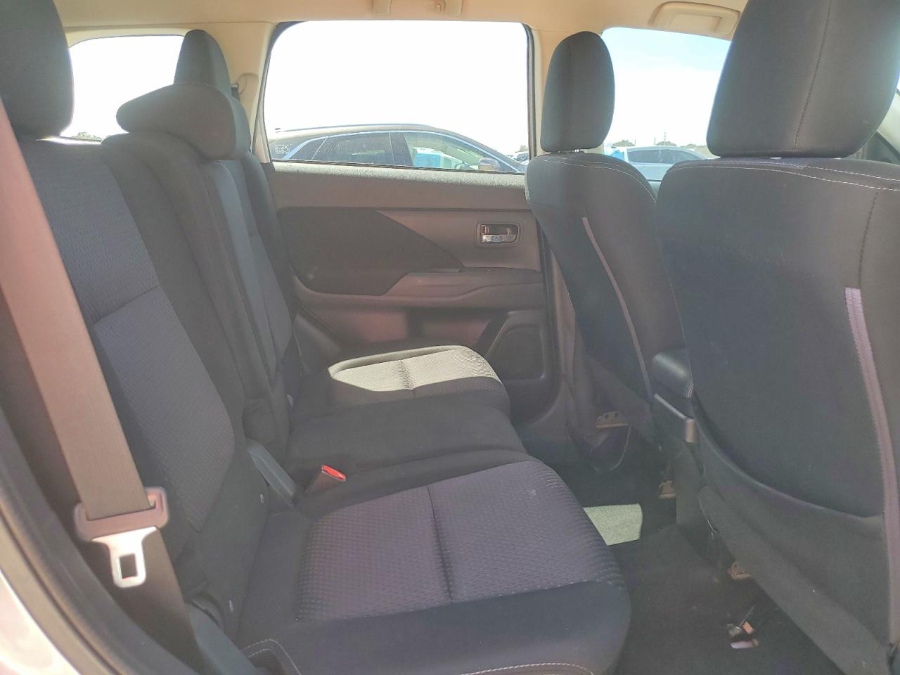 2017 Mitsubishi Outlander VIN JA4AZ2A37HZ015370 photo 11