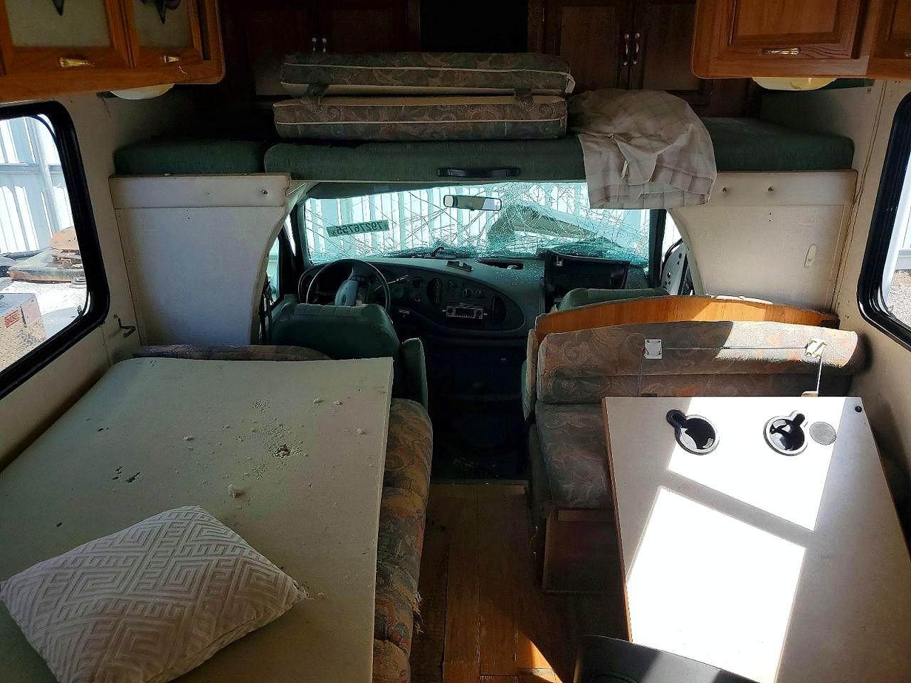 1999 Econoline VIN 1FDXE40S5XHA44673 photo 5