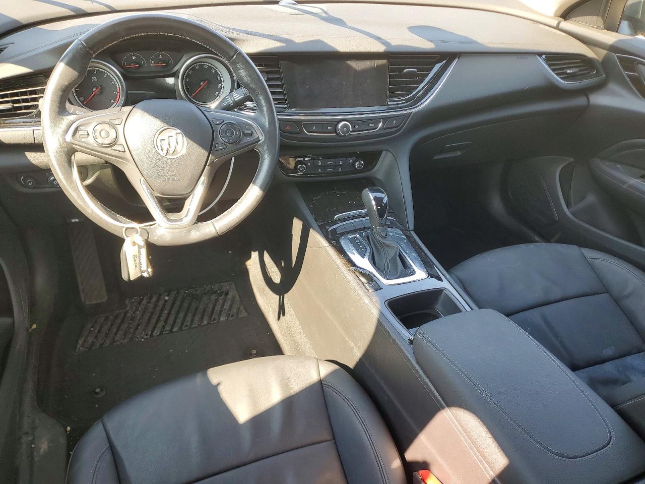 2018 Buick Regal VIN W04GP6SX0J1087573 photo 8