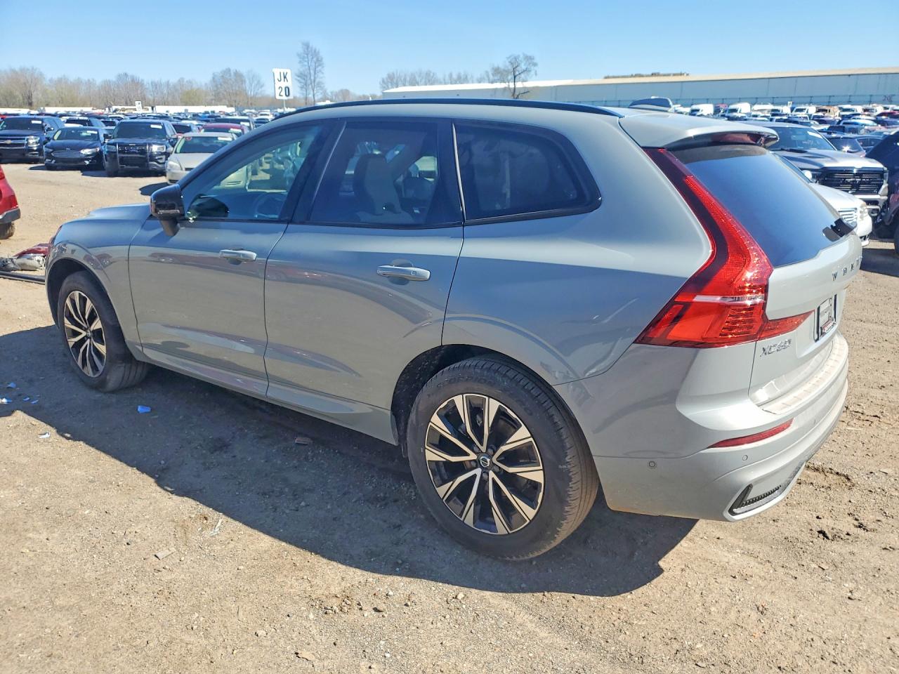 2025 Volvo Xc60 VIN YV4M12RM0S1033266 photo 2