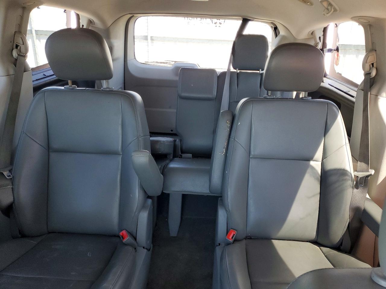 2013 Routan VIN 2C4RVABG2DR724728 photo 10