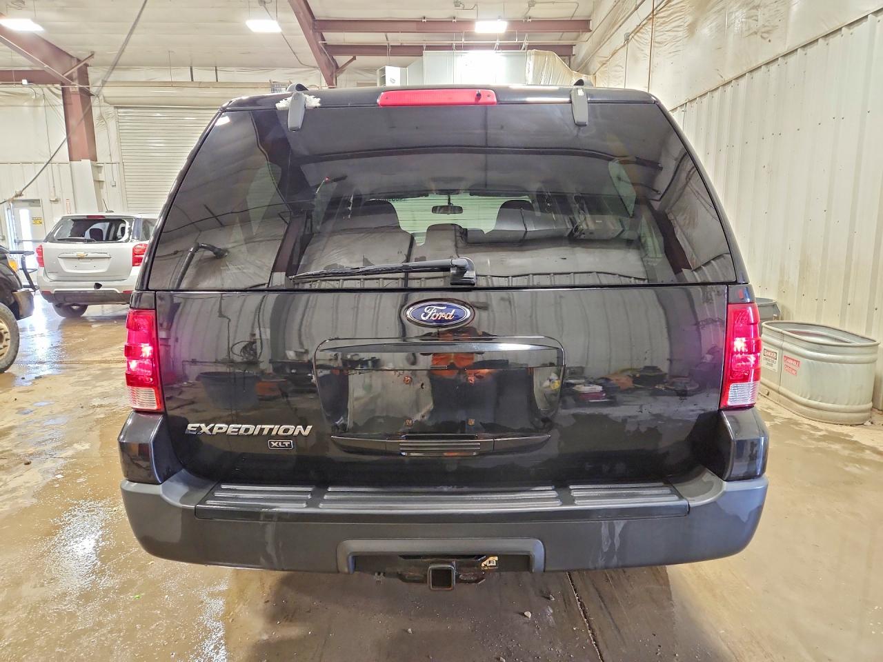 2005 Ford Expedition VIN 1FMPU16515LA44585 photo 6
