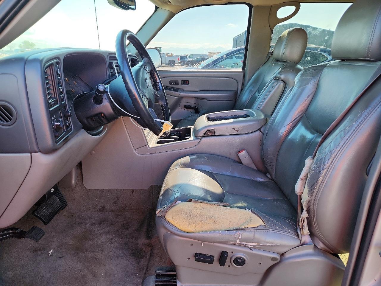 2005 Chevrolet Suburban VIN 3GNFK16ZX5G129003 photo 7