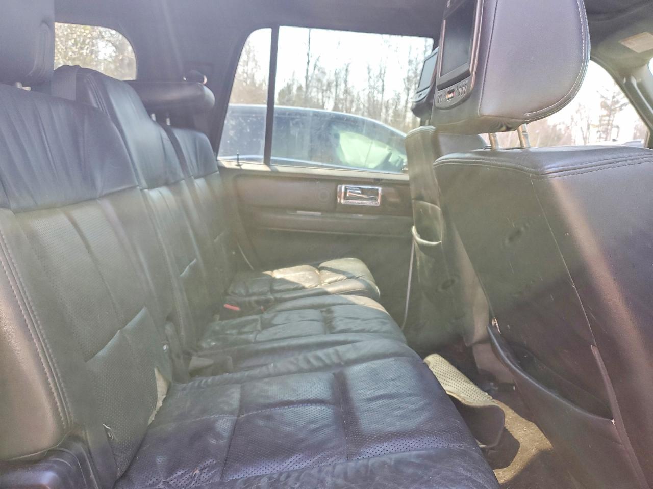 2010 LINCOLN Navigator VIN 5LMJJ2J56AEJ10376 photo 11