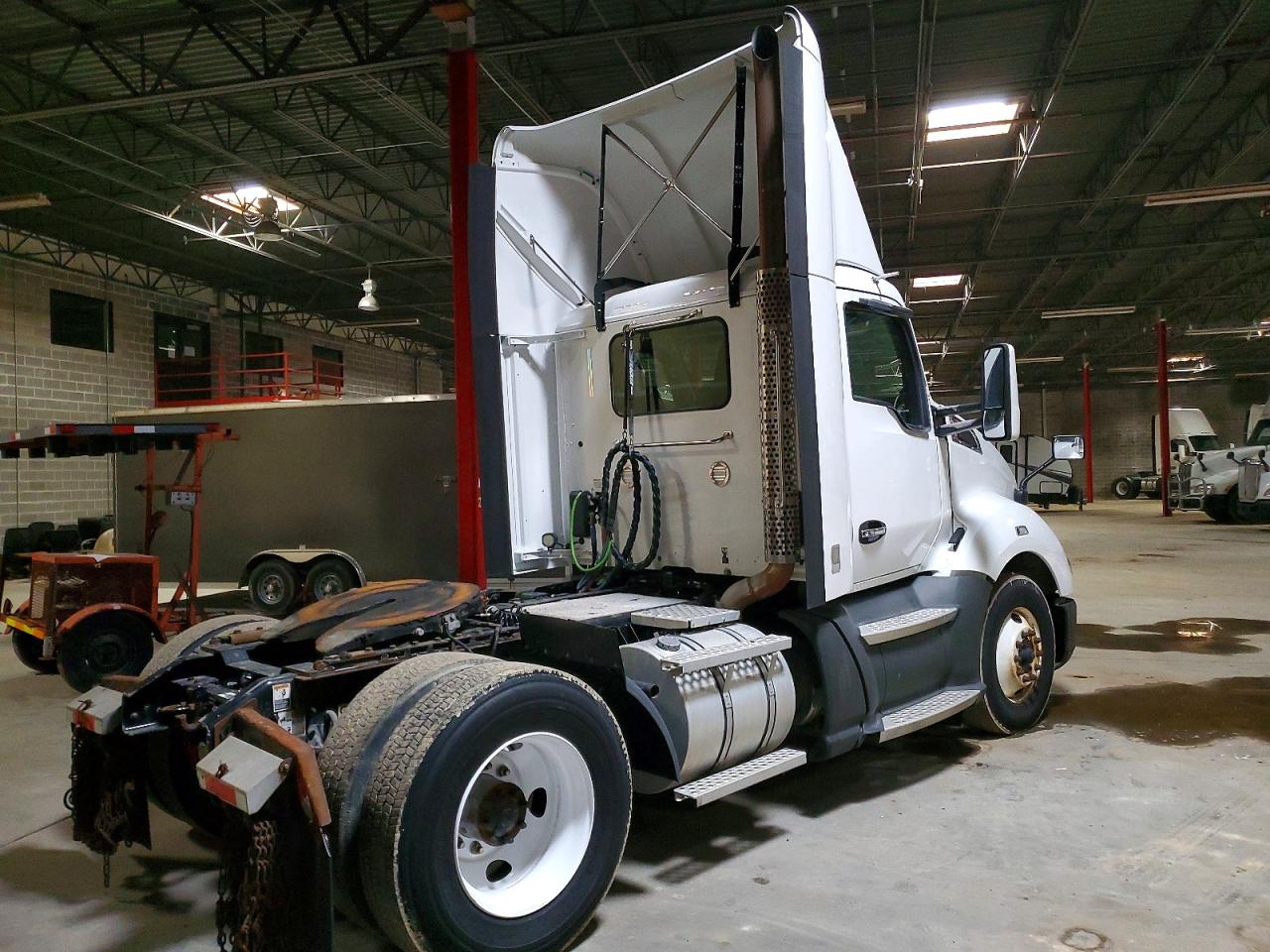 2018 KENWORTH All other VIN 1XKYA48X7JJ204352 photo 4