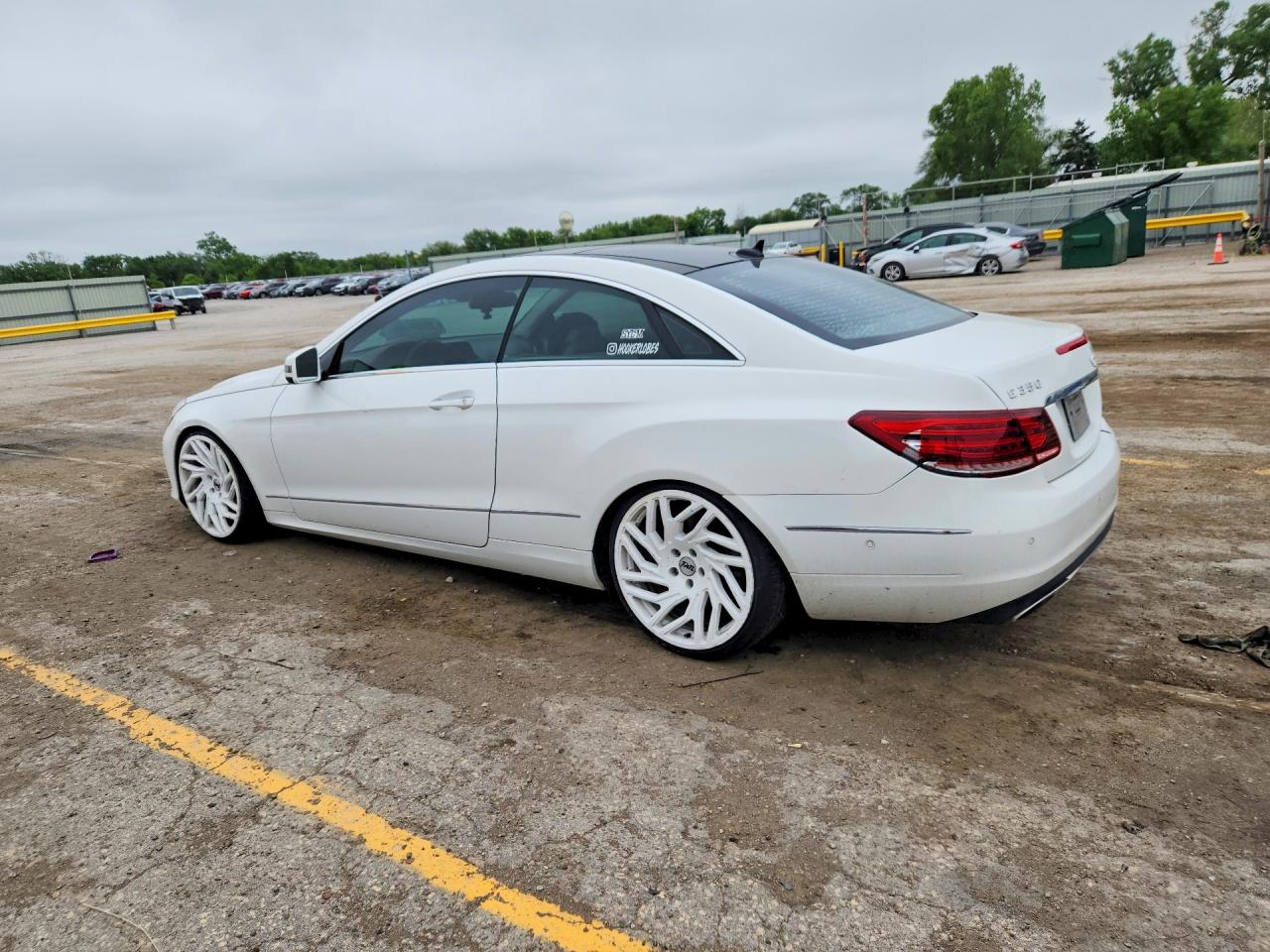 2014 Mercedes-Benz E-class VIN WDDKJ5KB9EF255497 photo 2