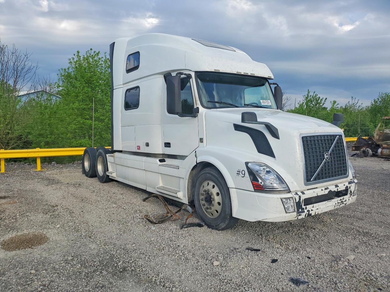2018 Volvo Vn VIN 4V4NC9EHXJN961245 photo 1