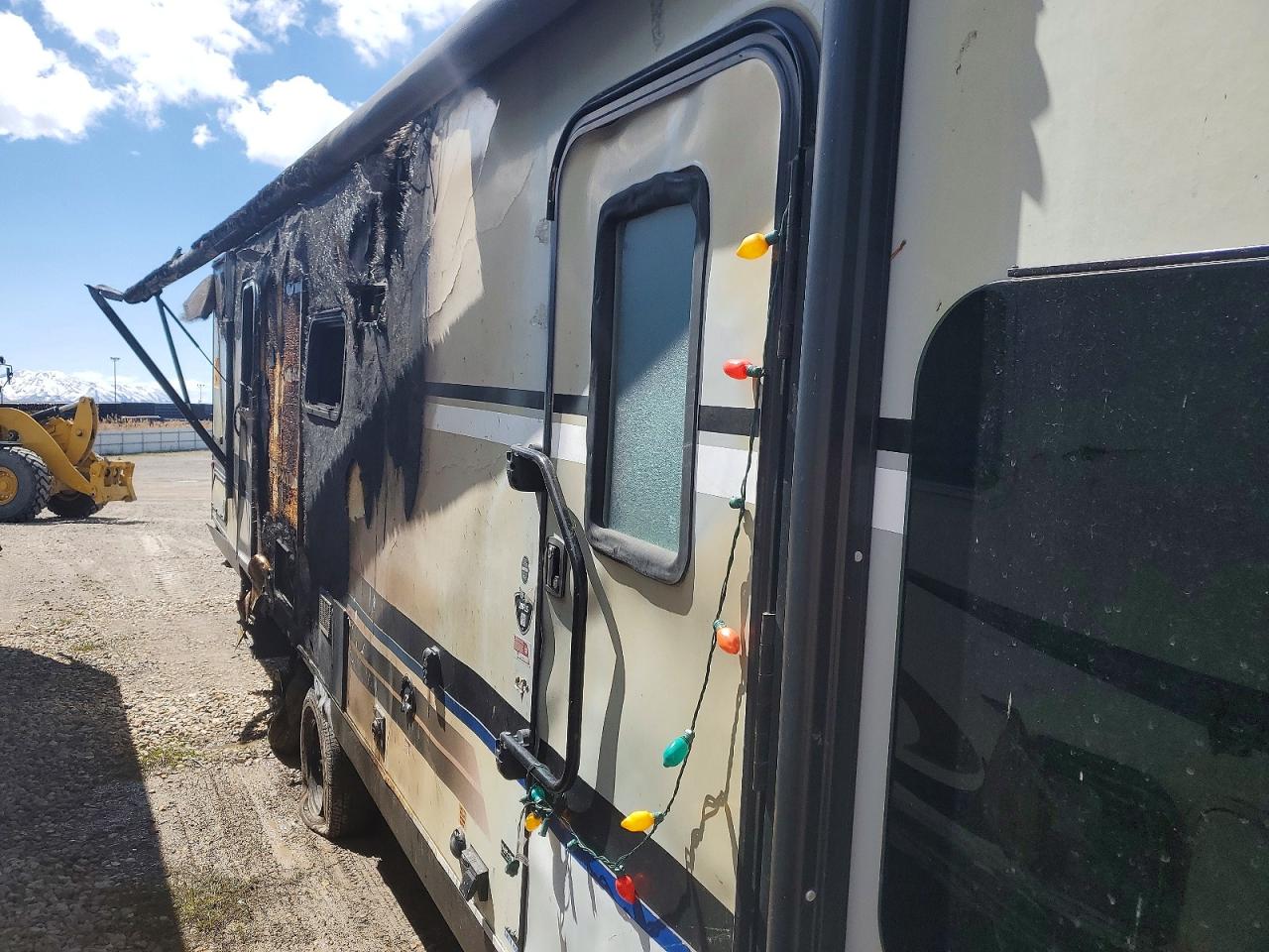 2018 JAYCO Jayco VIN 1UJBJ0BS0J1420177 photo 8