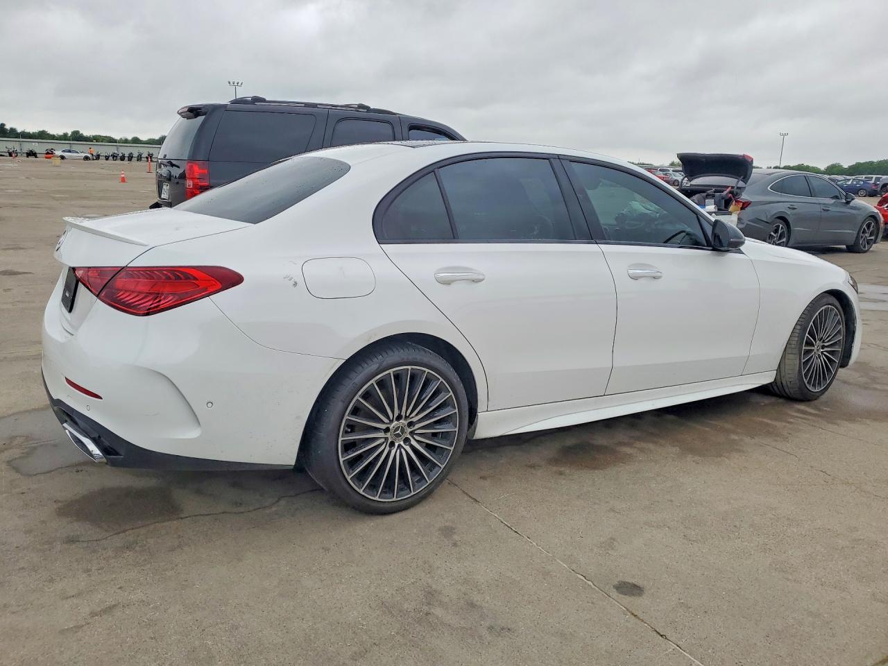 2024 Mercedes-Benz C class VIN W1KAF4GB7RR228688 photo 3