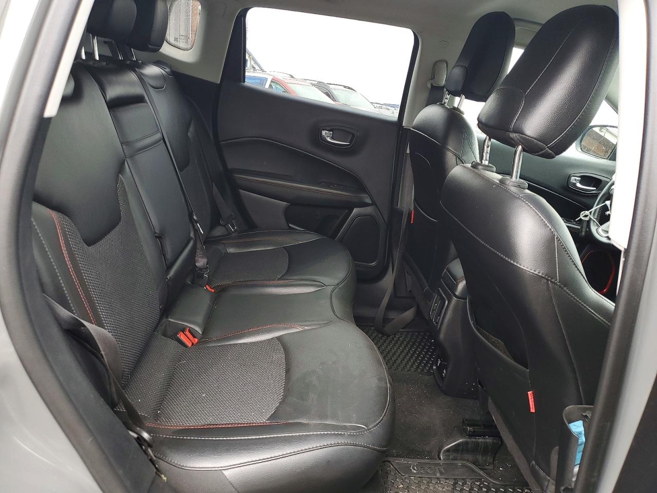 2019 Compass VIN 3C4NJDDB5KT703430 photo 11