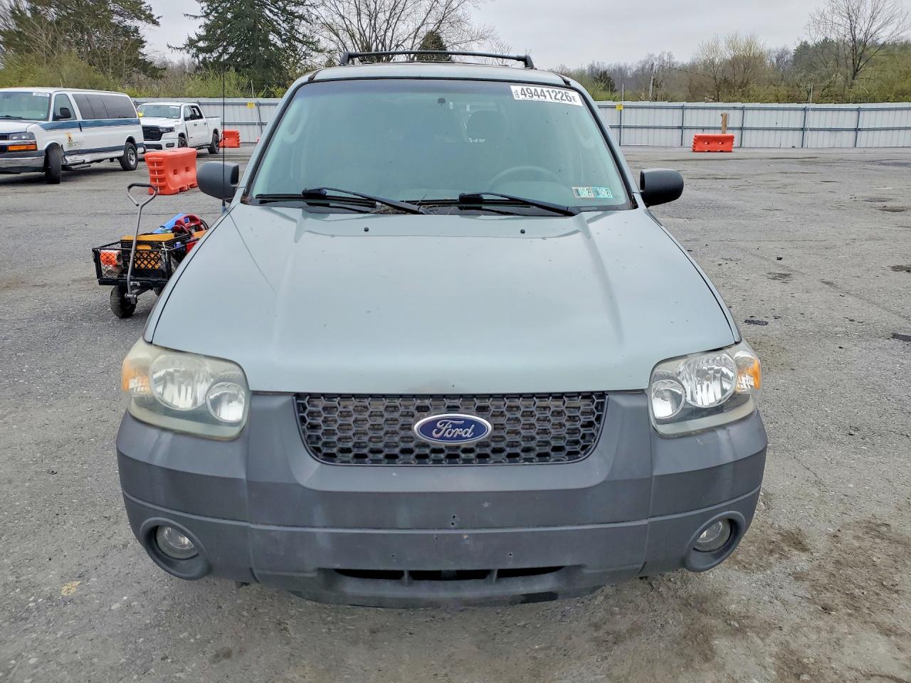 2005 Ford Escape VIN 1FMCU96H55KE18144 photo 5