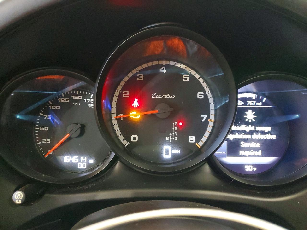 2018 Porsche Macan VIN WP1AF2A51JLB70696 photo 9
