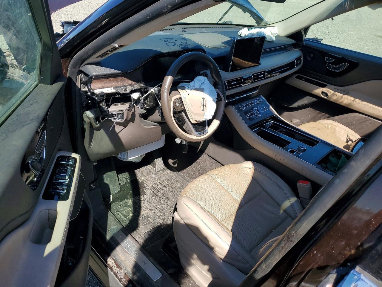 2020 Lincoln Aviator VIN 5LM5J7XC3LGL06786 photo 8