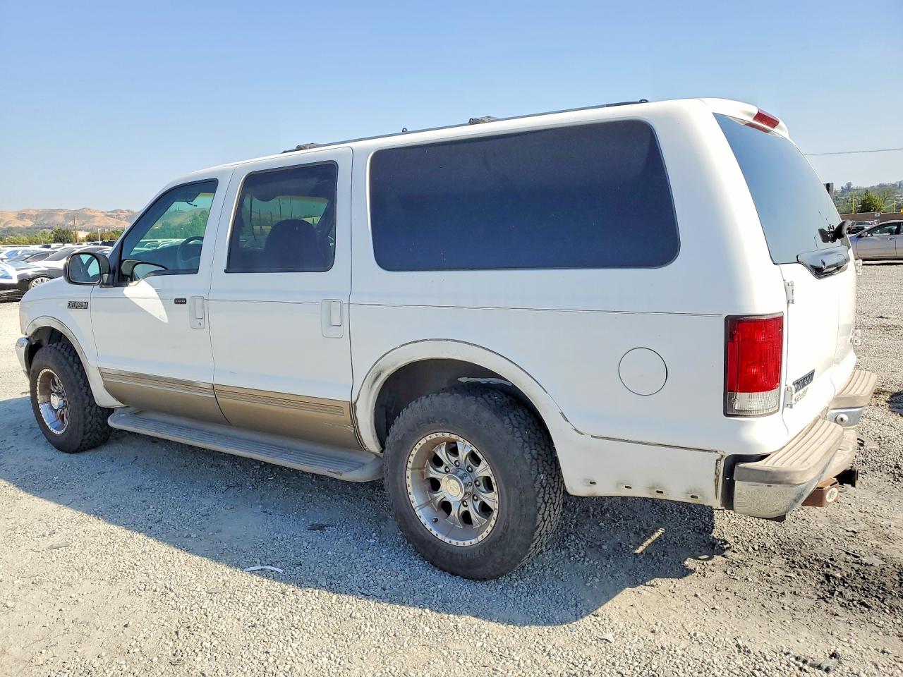 2000 Ford Excursion VIN 1FMNU42S6YEA13684 photo 2