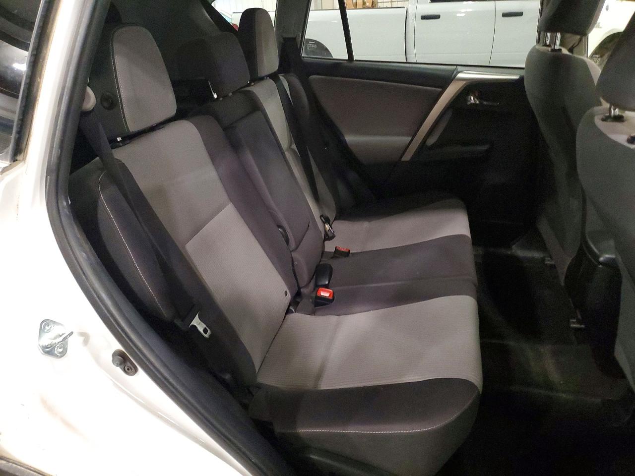 2015 Toyota Rav4 VIN JTMRFREV2FD157500 photo 11