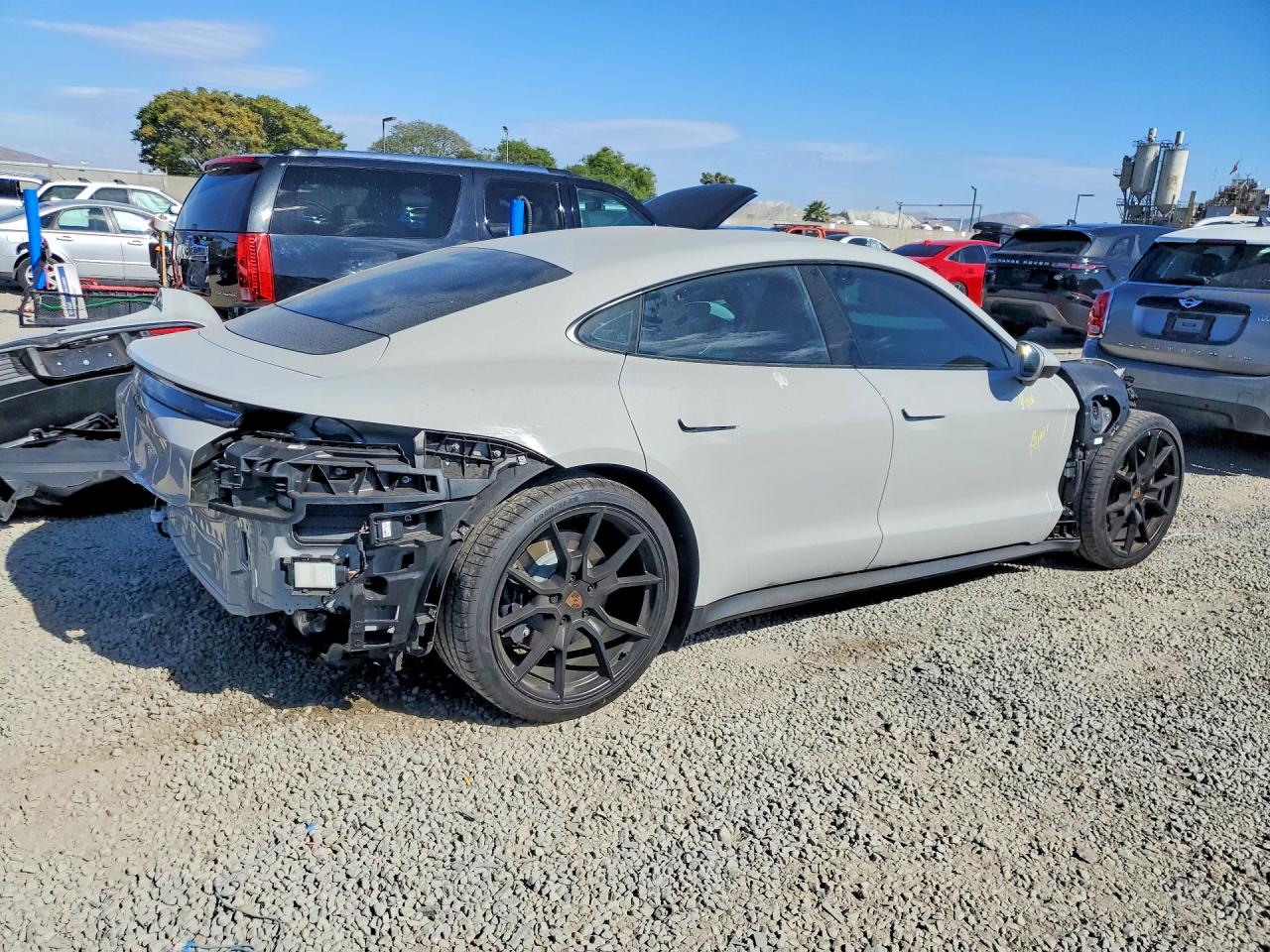 2025 Porsche Taycan VIN WP0AA2Y19SSA12958 photo 3