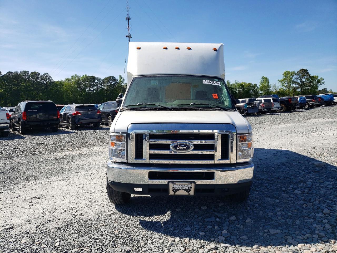 2017 Ford Econoline VIN 1FDWE3F65HDC77445 photo 5