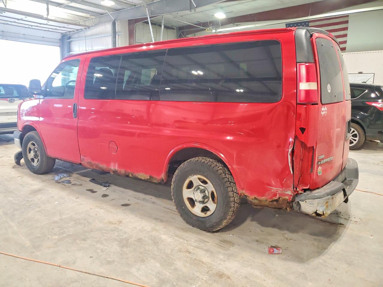 2008 CHEV Express VIN 1GNFG154281117163 photo 2