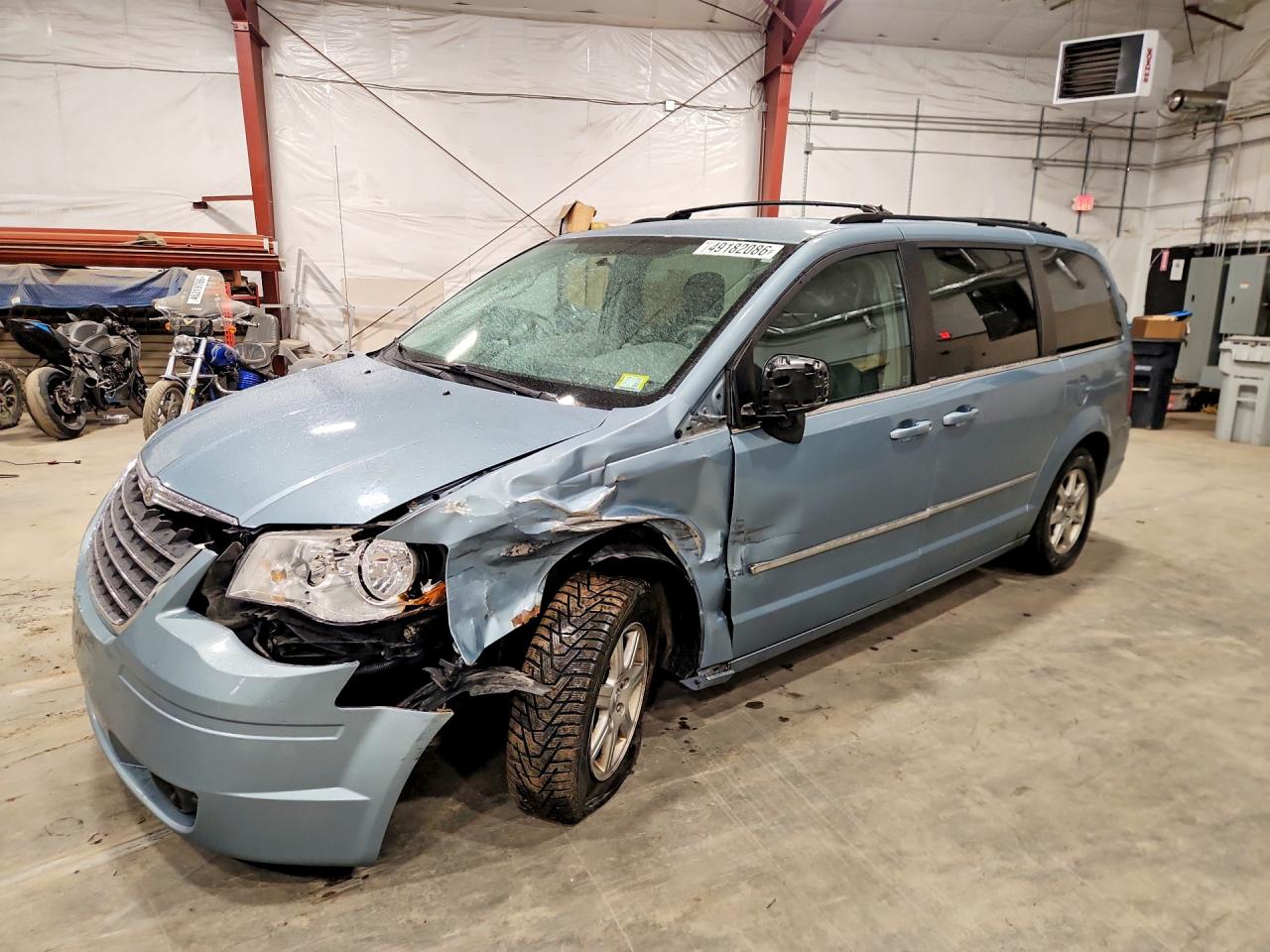 2010 Chrysler Minivan VIN 2A4RR5D10AR284633 photo 1