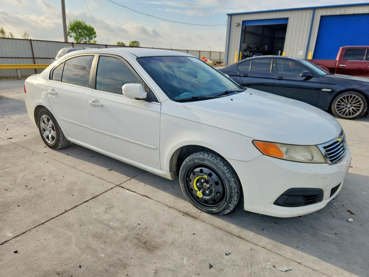 2009 Kia Optima VIN KNAGE228595360330 photo 4
