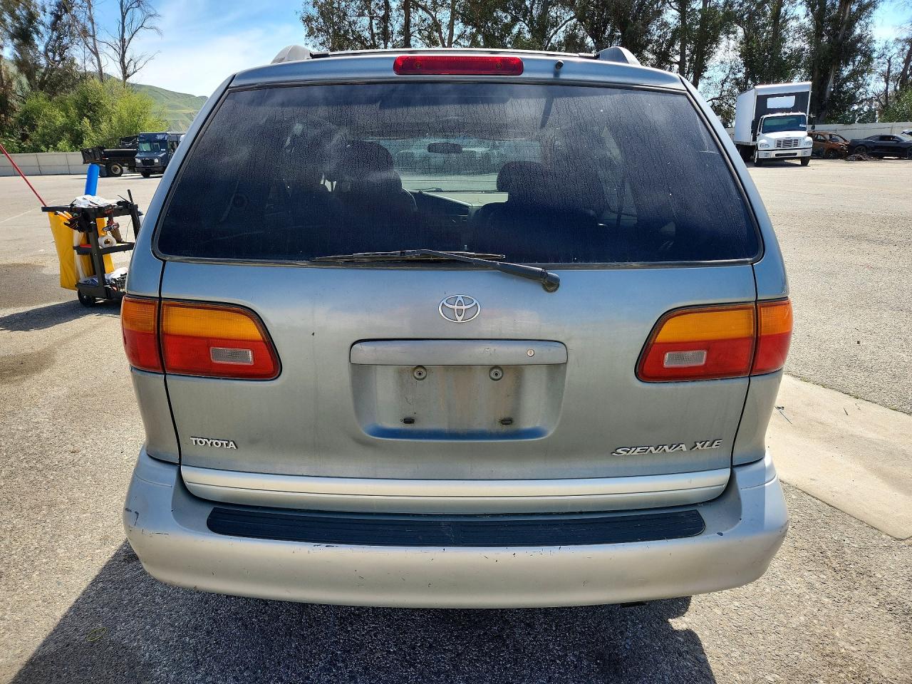 1999 TOYOTA Sienna VIN 4T3ZF13C9XU150020 photo 6