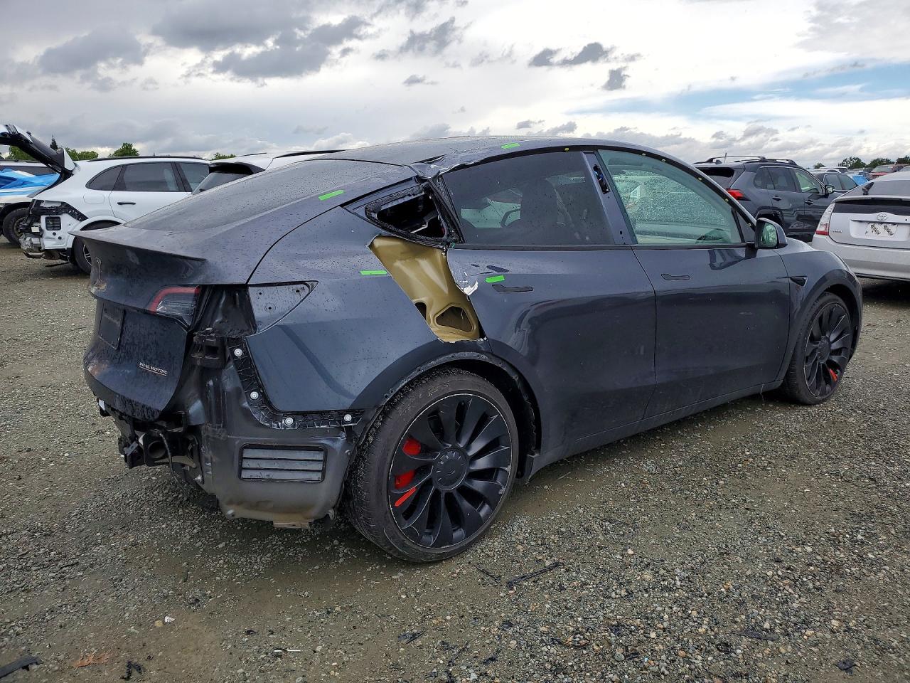 2022 Tesla Model y VIN 7SAYGDEF2NF404092 photo 3