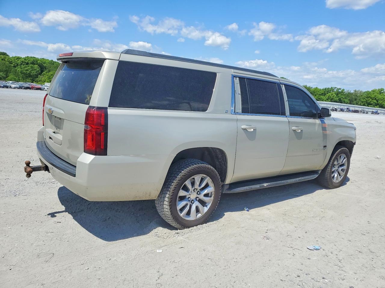 2015 Chevrolet Suburban VIN 1GNSKJKC5FR611024 photo 3