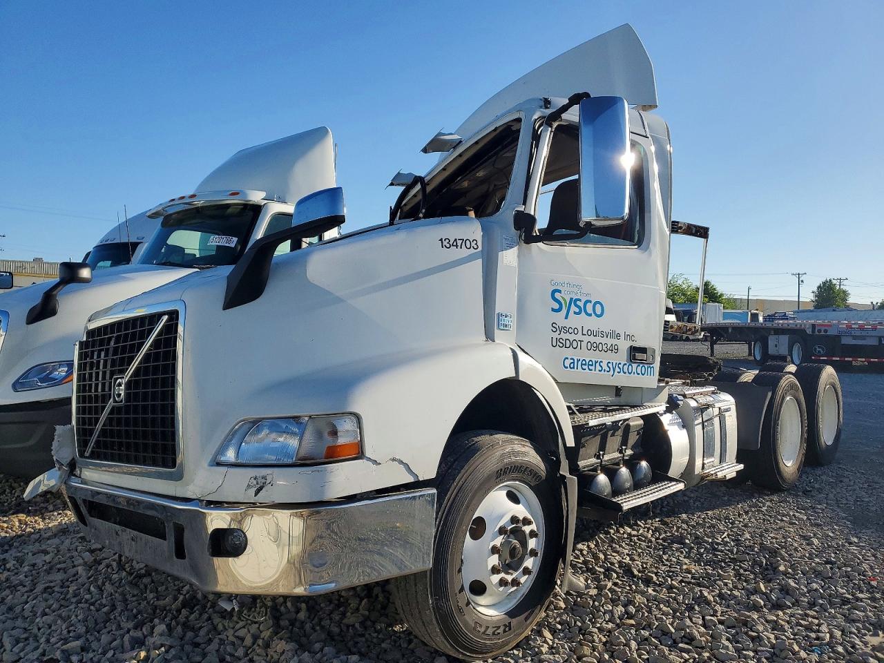 2016 Volvo Vnm VIN 4V4MC9EG9GN959160 photo 2